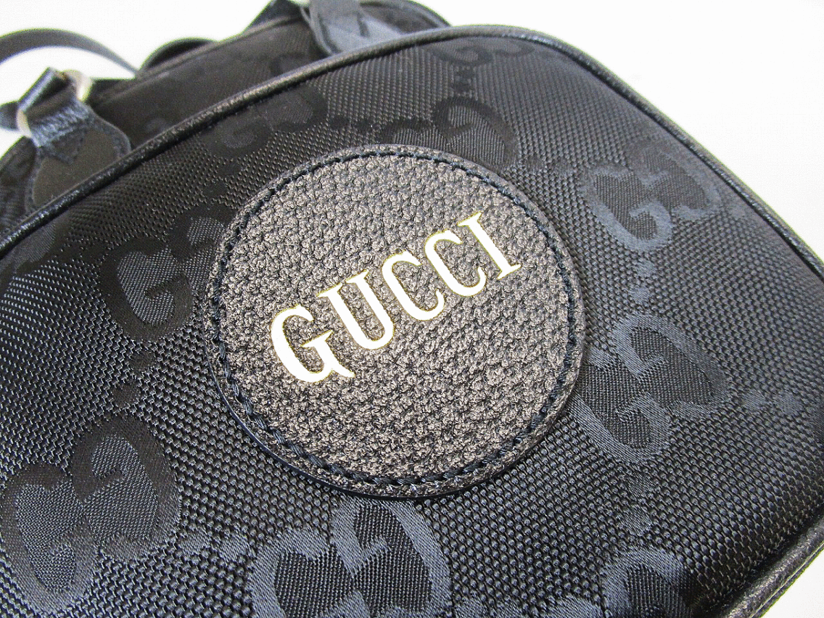 D) 極美品 GUCCI グッチ オフザグリッド ショルダーバッグ ブラック
