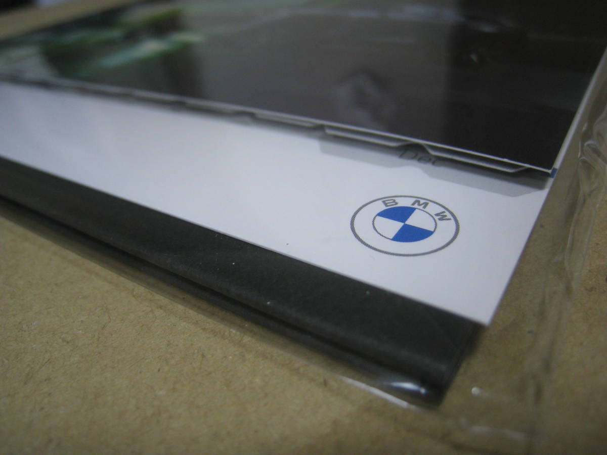 【新品未開封/非売品】BMW 2023 卓上カレンダー 月めくり型_12ページ確認出来ます。