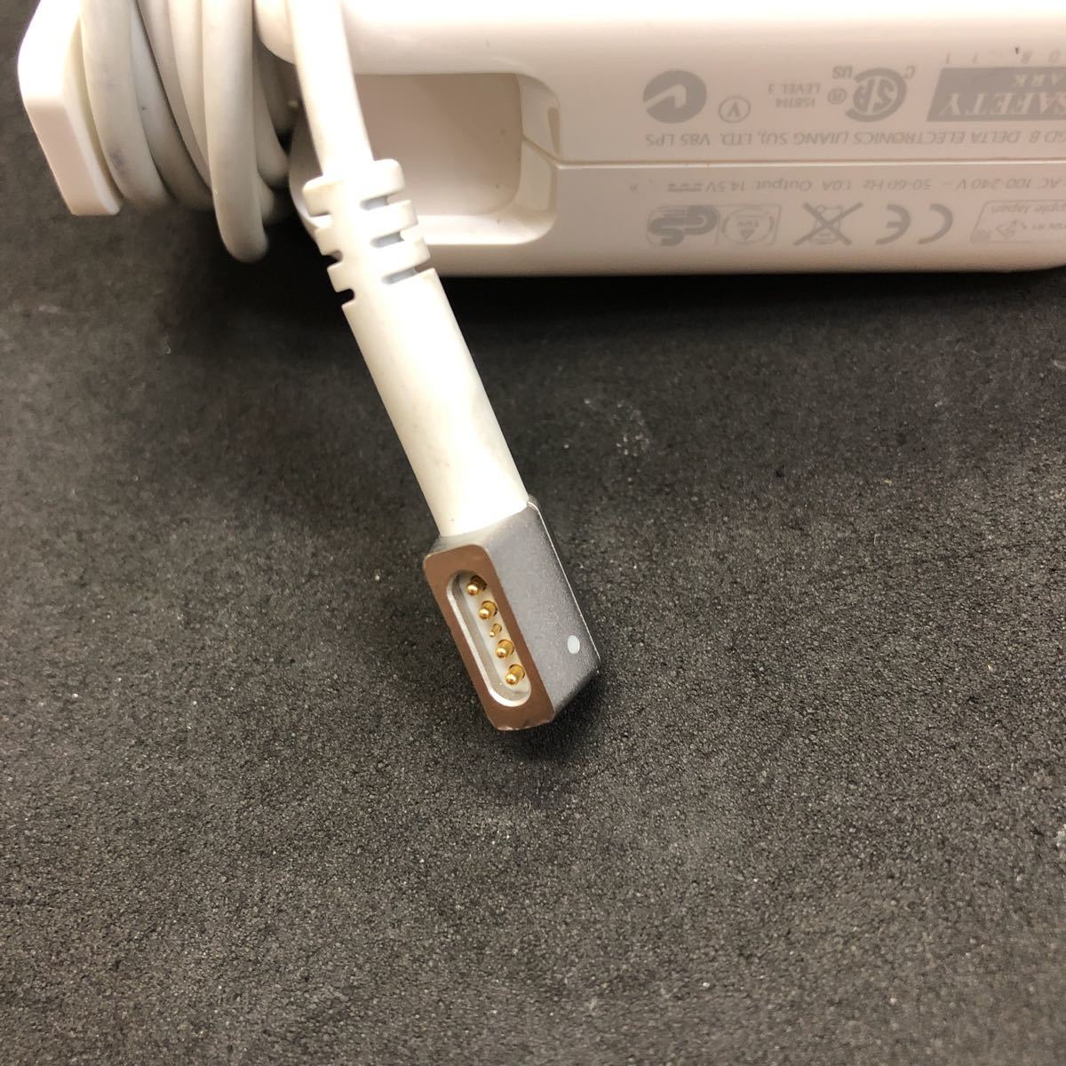 Apple MagSafe AC adaptor 