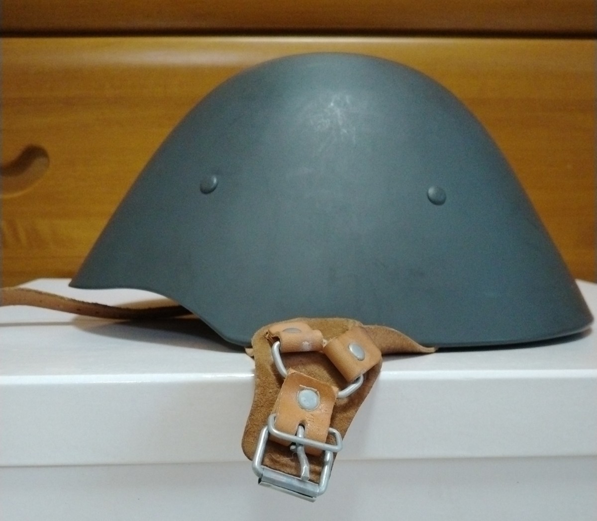 【東ドイツ軍】プラスチック製 ヘルメット(儀仗兵 - ヤフオク!