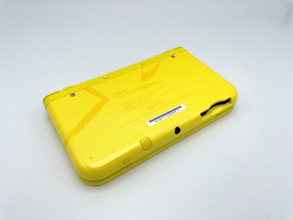 new3dsll　ピカチュウ　イエロー　新品未使用　未開封　メーカー生産終了