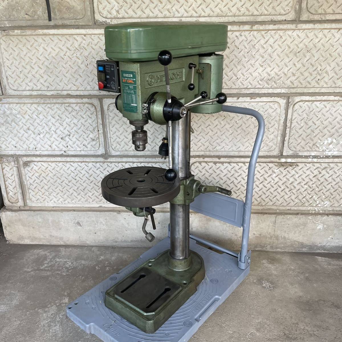美品】【動作確認済】日立工機 13mm 低速形 タッピング 美品】【動作確認済】日立工機 13mm 低速形 タッピング