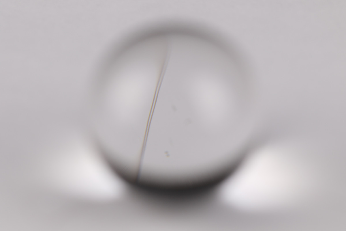 I0824　【天然水晶玉】　天然ロッククリスタル　透明無色本水晶玉　一対　径約28mm　重65g／本物保証　美品！ｒ_画像7