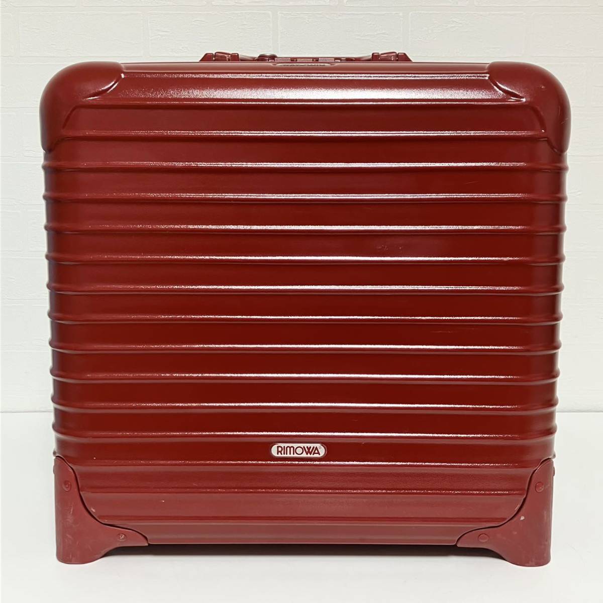 状態良好RIMOWA リモワ サルサ ビジネストローリー 25L 2輪 状態良好RIMOWA リモワ サルサ ビジネストローリー 25L 2輪