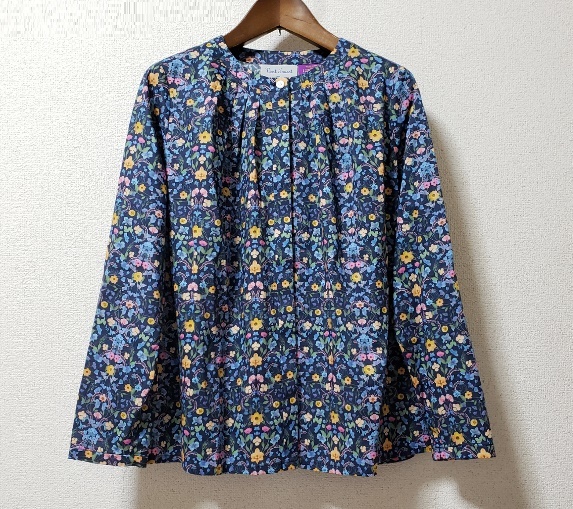  new goods Le Minor Liberty Aurora pressed flower pattern no color blouse navy blue floral print Aurora 