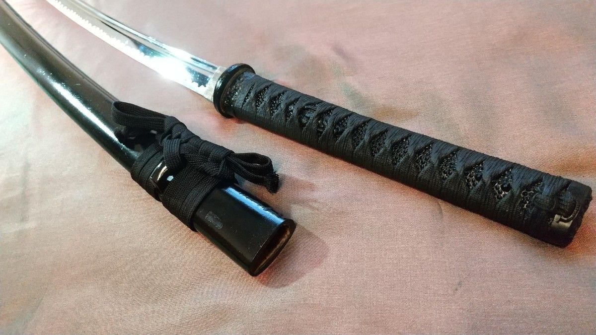 模造刀 黒拵え 樋入り刀身 喰出し鍔 模擬刀|Yahoo!フリマ(旧 模造刀 黒拵え 樋入り刀身 喰出し鍔 模擬刀|Yahoo!フリマ(旧