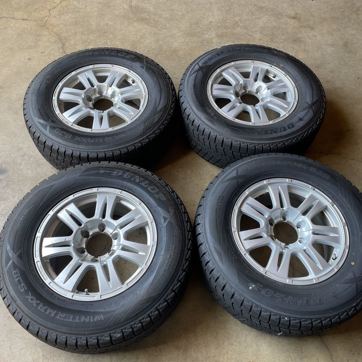 ランクル プラド ハイラックス FJクルーザー265/65R17 バリ山