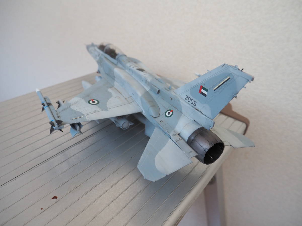 1/48　F-16F（ブロック60）ファイティングファルコンの完成品_画像2
