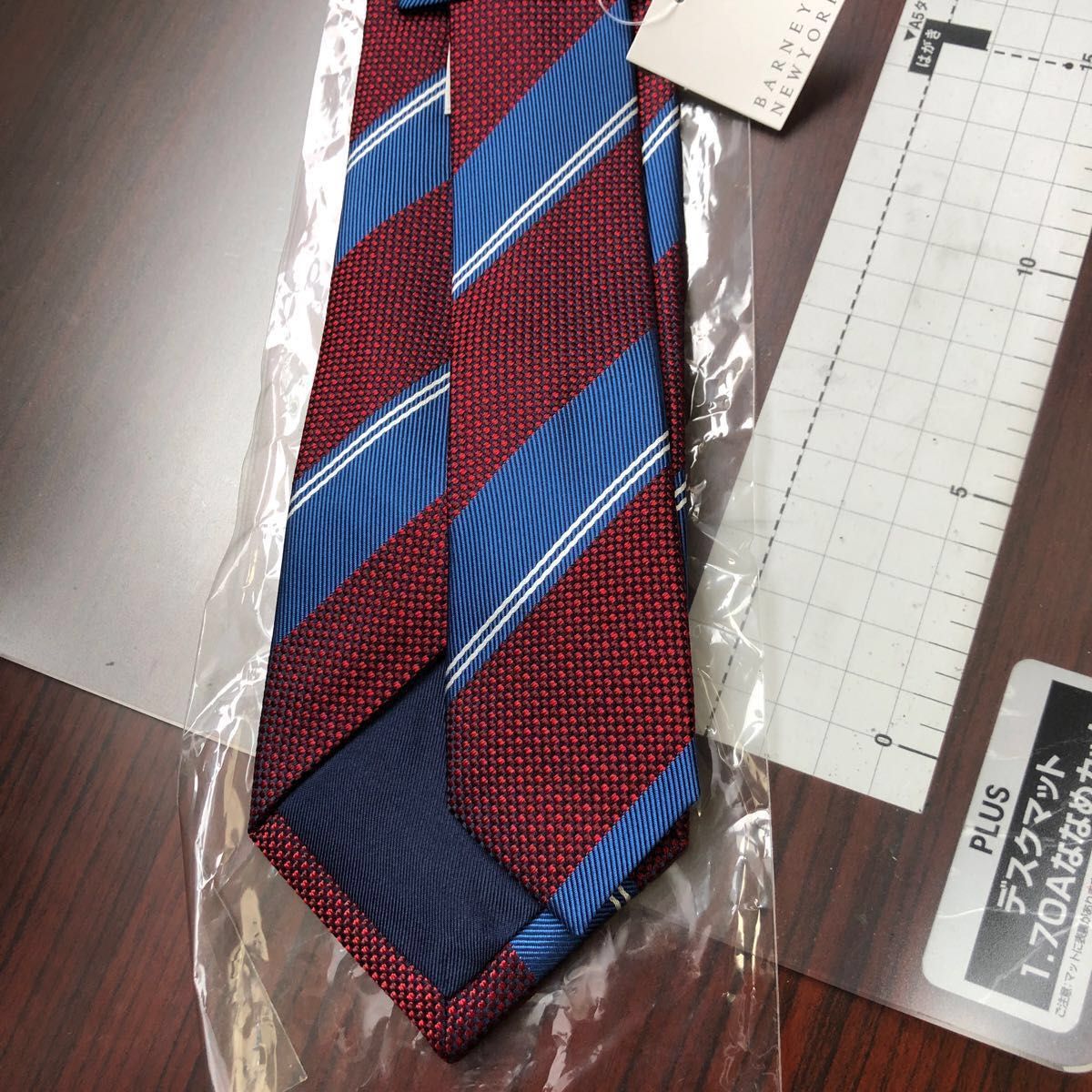 ネクタイ1個のお値段です　日本製シルク フランクリンミルズ高級ネクタイ 柔らかなデザインネイビーラスト