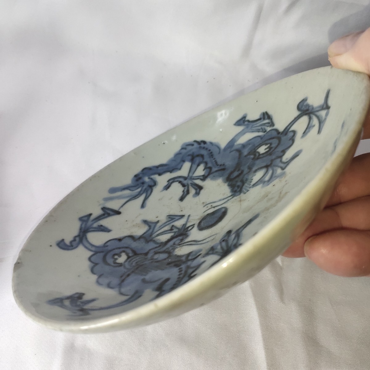 中国古美術品 染付皿 双龍戯珠文 大明後期 手描き 旧家蔵出し