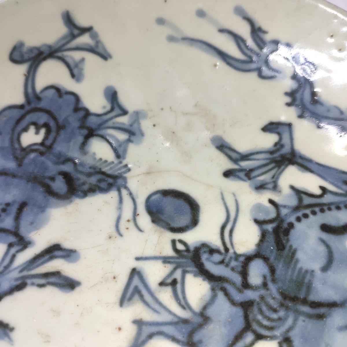 中国古美術品 染付皿 双龍戯珠文 大明後期 手描き 旧家蔵出し