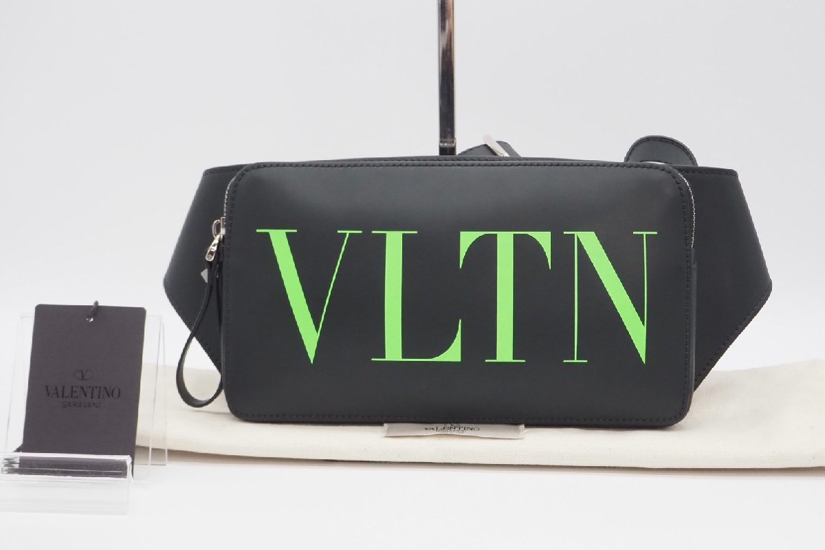 ☆安心の3大保証☆ Aランク ≪VALENTINO ヴァレンティノ/ボディバッグ