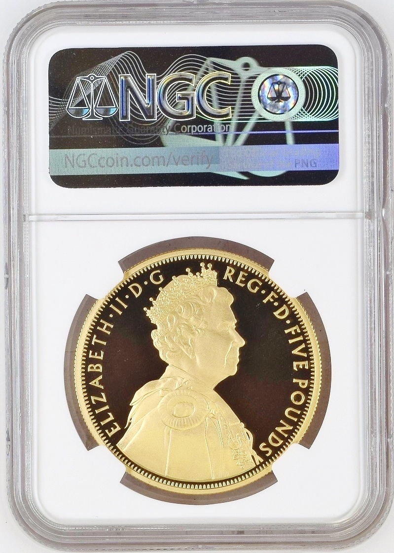 2012年 イギリス ダイヤモンドジュビリー 5ポンド 金メッキ プルーフ銀貨 NGC PF68 UC エリザベス2世 ヤングヤング ダイアモンドジュビリー_画像4