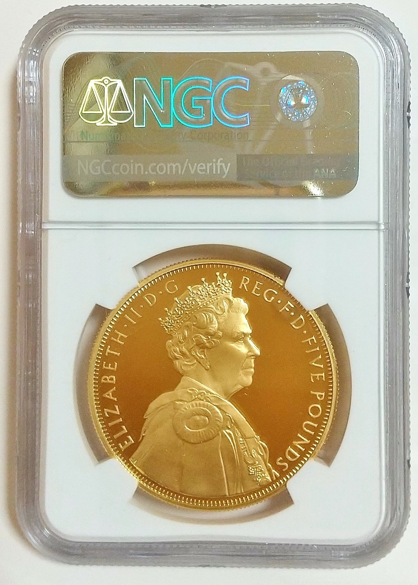 2012年 イギリス ダイヤモンドジュビリー 5ポンド 金メッキ プルーフ銀貨 NGC PF68 UC エリザベス2世 ヤングヤング ダイアモンドジュビリー_画像2