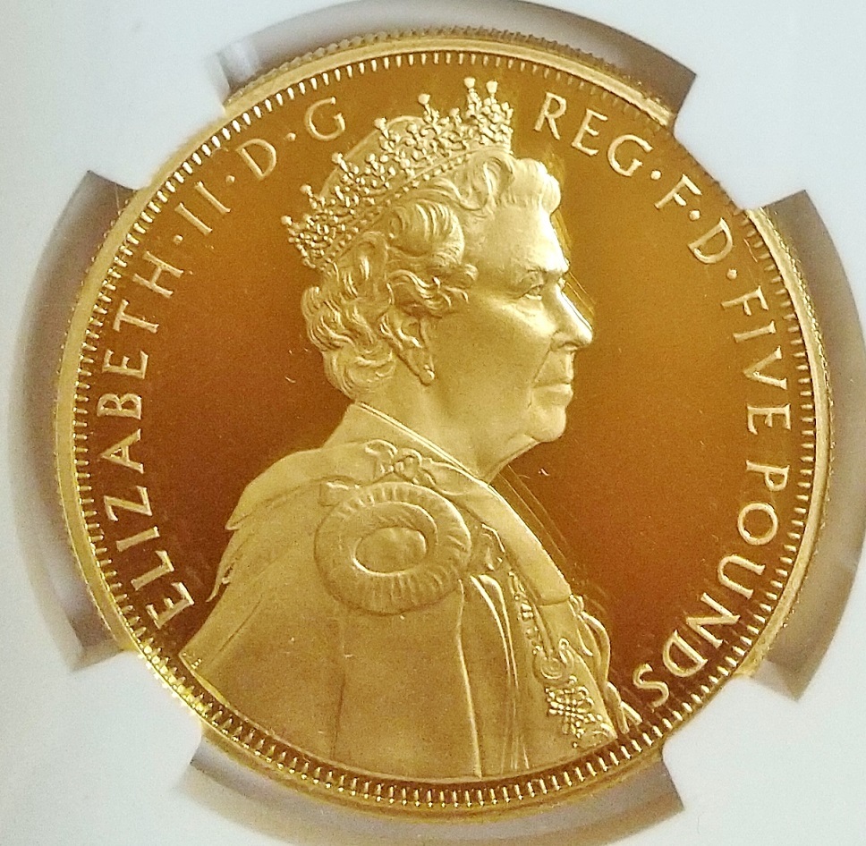 2012年 イギリス ダイヤモンドジュビリー 5ポンド 金メッキ プルーフ銀貨 NGC PF68 UC エリザベス2世 ヤングヤング ダイアモンドジュビリー_画像6