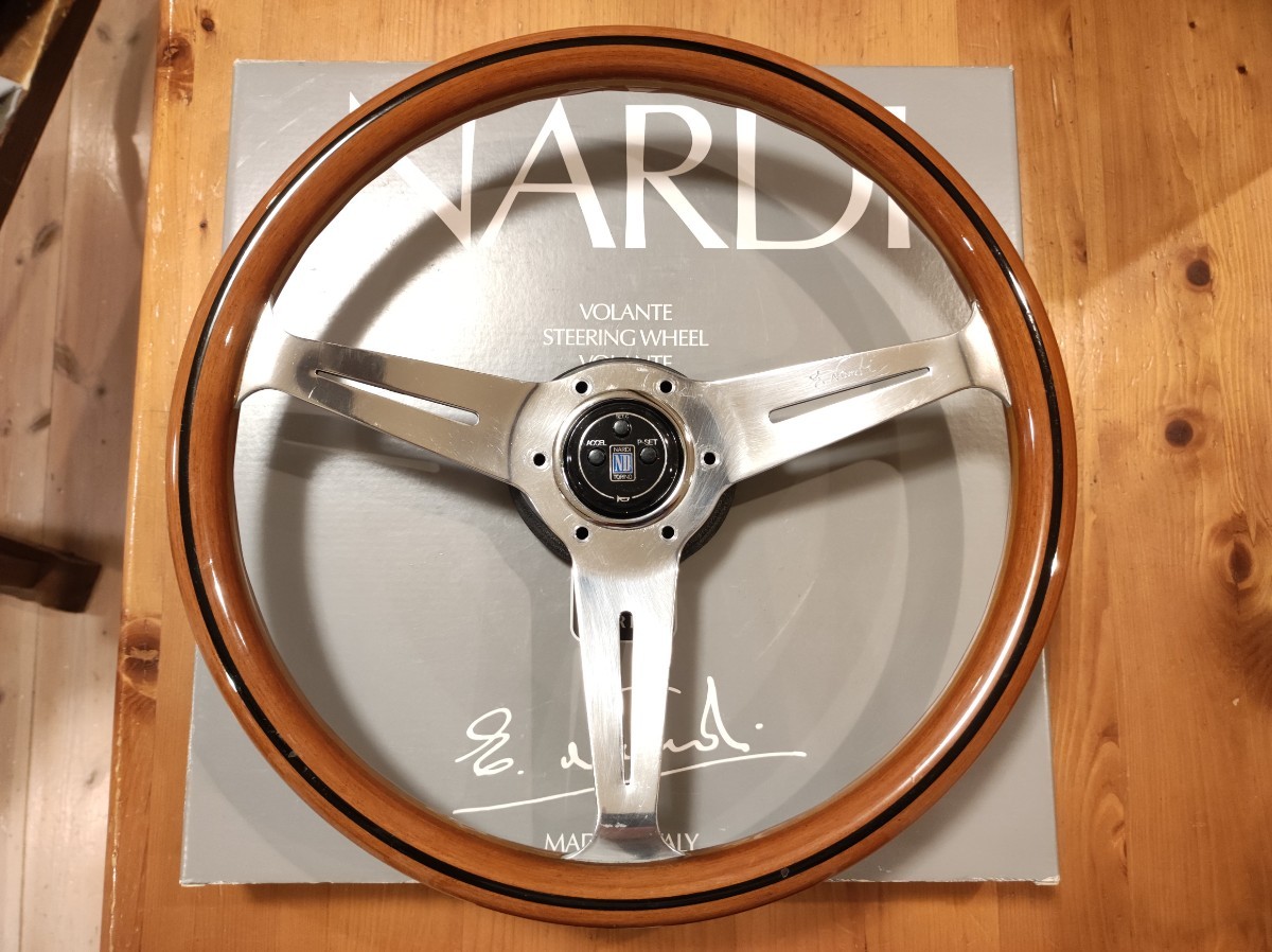 ナルディ NARDI クラシック ウッド ステアリング 36パイ ホーンボタン
