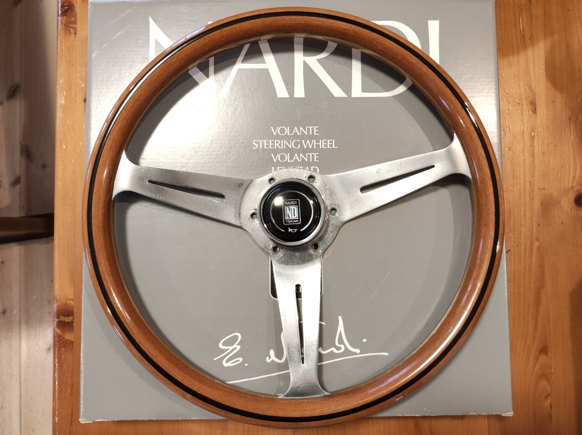 ナルディ NARDI クラシック ウッド ステアリング 36パイ ホーン ナルディ NARDI クラシック ウッド ステアリング 36パイ ホーン