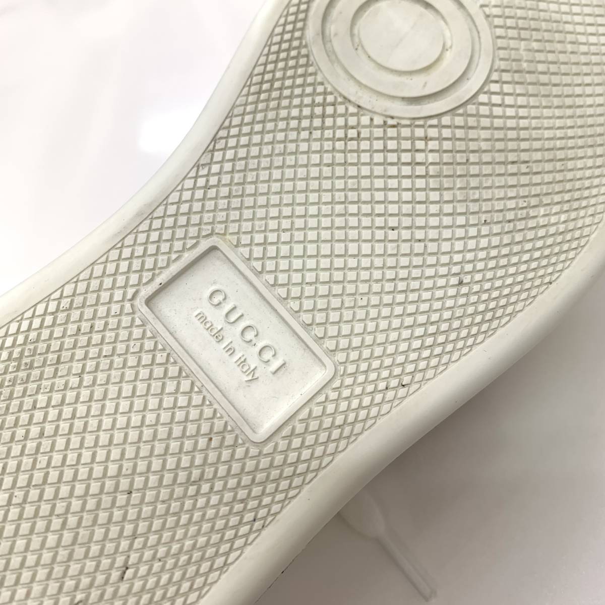 6769 グッチ エース レザー ビー クリスタル ビジュー スニーカー