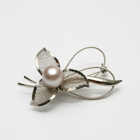  south . White Butterfly pearl pearl brooch 12mm silver pink color alloy made 