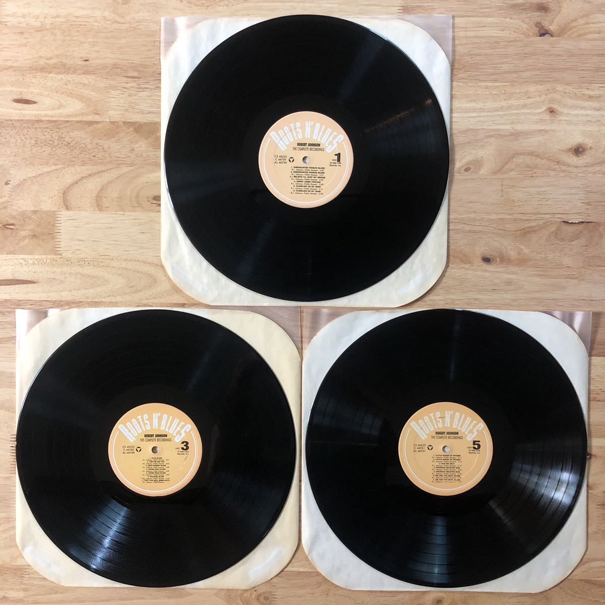 LP rare 3LP BOX!! ROBERT JOHNSON/THE COMPLETE RECORDINGS[US original : first year 90 year PRESS: booklet / insert : Delta blues ..!!]