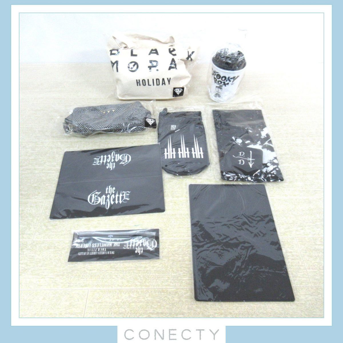 Yahoo!オークション - 【未使用】the GazettE グッズ 大量セット Yahoo!オークション - 【未使用】the GazettE グッズ 大量セット