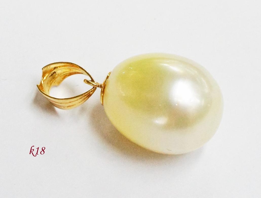 K18 south . White Butterfly pearl pearl semi ba lock ellipse pendant top [ free shipping ][ pearl ][ Gold ]