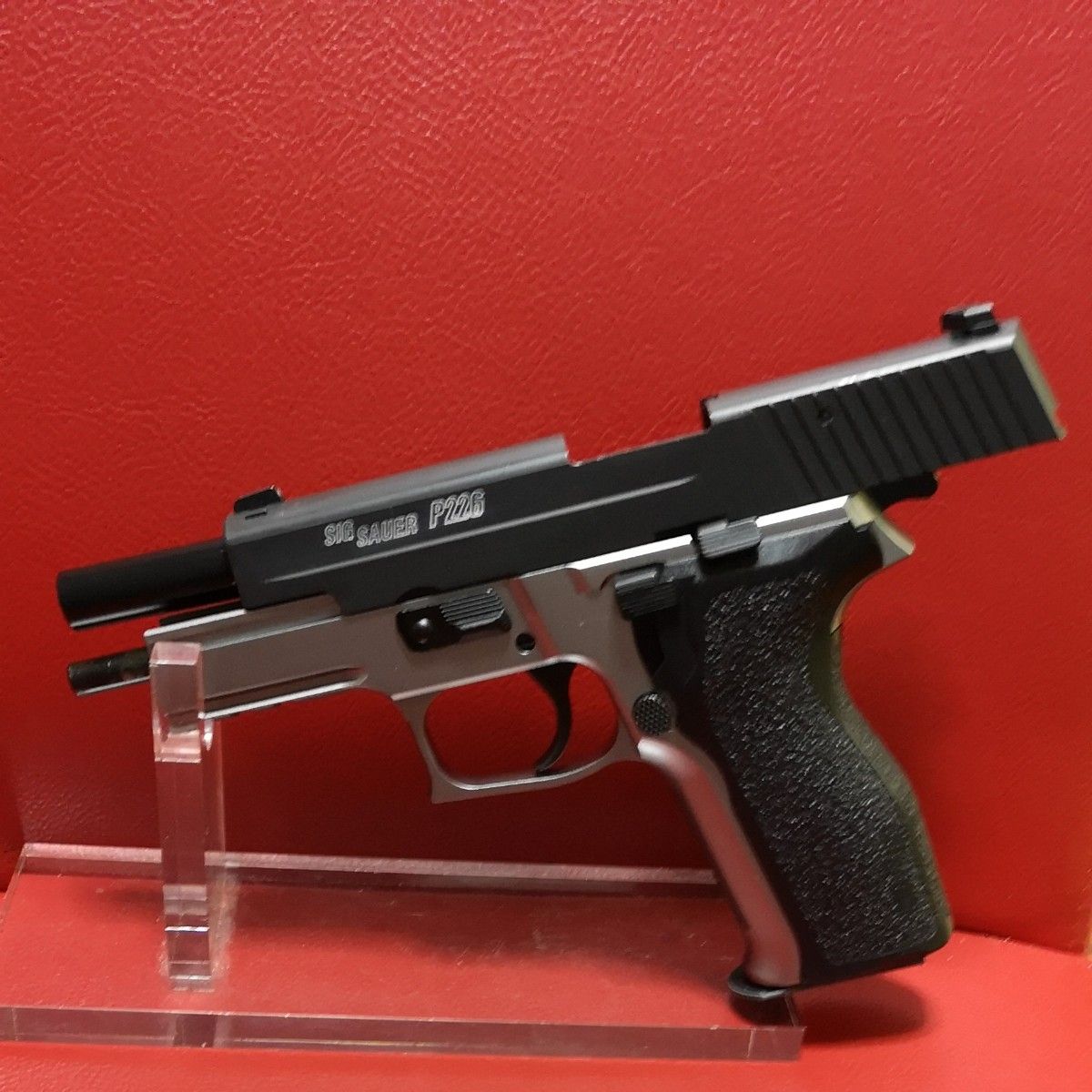 東京マルイ社製SIG SAUER P226 E2 ガスブローバックツートン 東京マルイ社製SIG SAUER P226 E2 ガスブローバックツートン