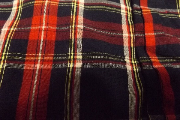 N5620:paulsmith REDEAR(ポールスミスレッドイヤー）長袖シャツ/赤×黒チェック柄/L：35_左胸に極々小さな線傷があります。