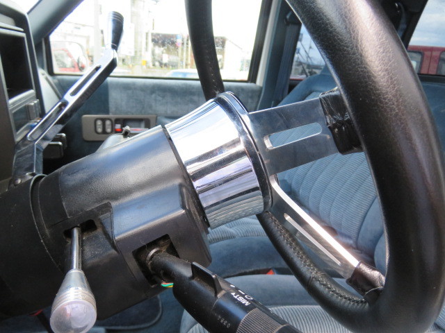 新品 1967-1995 CHEVY GMC STEERING シボレー ビレット ステアリング アダプター ポリッシュ C1500 カプリス エルカミーノ カマロ_取付本体です 88-94 C/K1500 取付例