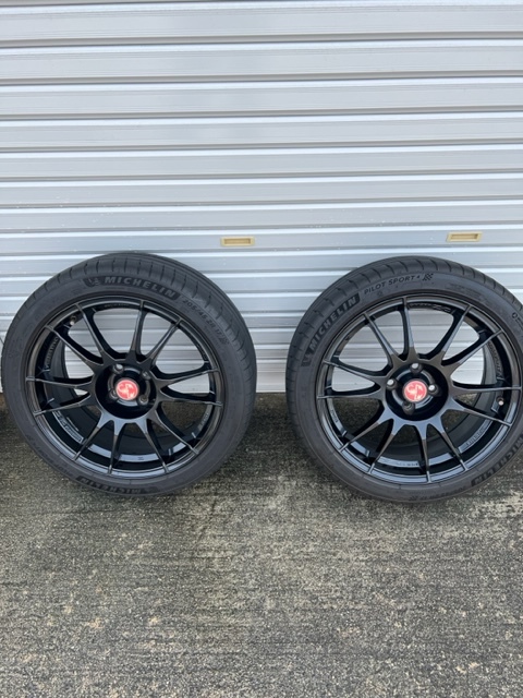 OZ racing ウルトラレッジェーラ 17インチ 7j +30 4穴 ミシュラン