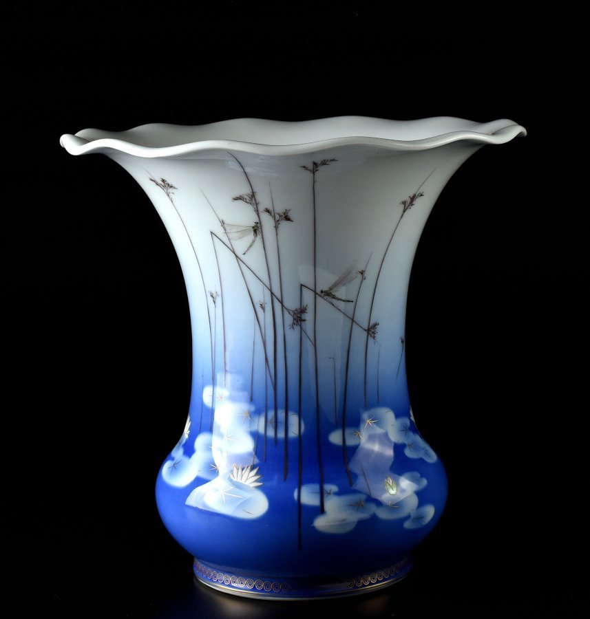 蔵c8919a】オールド深川 水連に蜻蛉図 花瓶 フラワーベース 花生 蔵c8919a】オールド深川 水連に蜻蛉図 花瓶 フラワーベース 花生