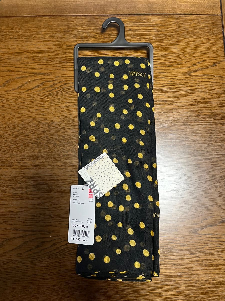 新品タグ付】草間彌生×UNIQLO コラボ 水玉 ドットスカーフ 新品タグ付】草間彌生×UNIQLO コラボ 水玉 ドットスカーフ