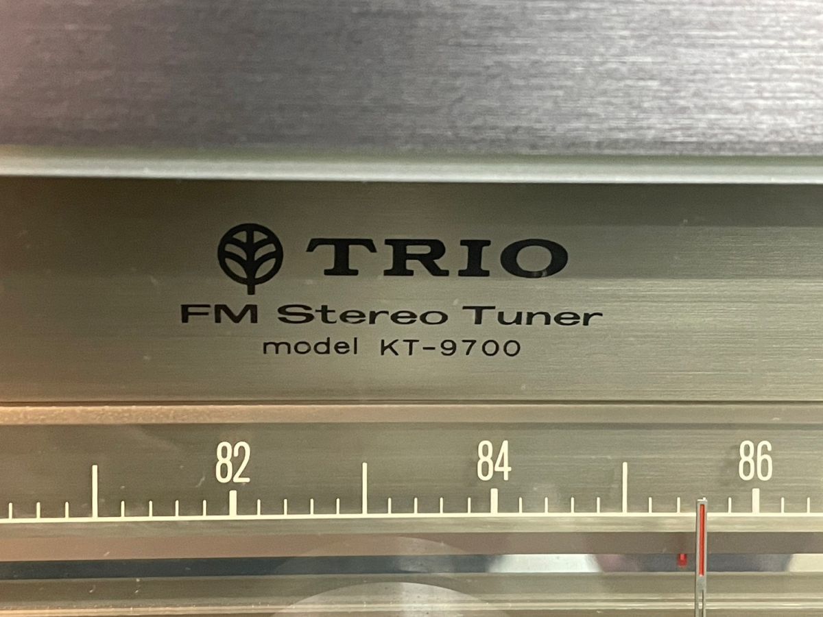I820-K18-4355 TRIO トリオ FMステレオチューナー KT-9700 FM STEREO TUNER オーディオ機器 通電OK ②の画像2