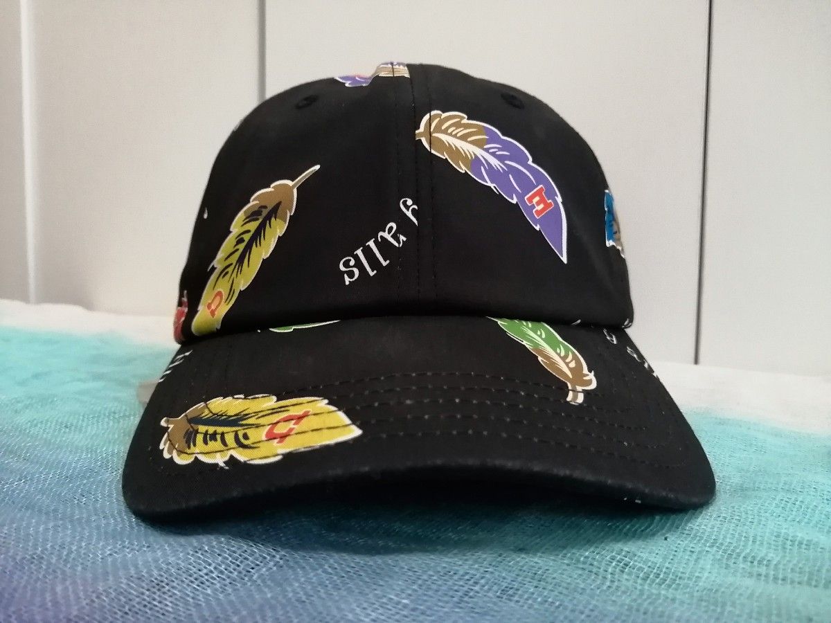 新品 ヒューマンメイドHUMAN MADE】フェザー柄の6パネル 新品 ヒューマンメイドHUMAN MADE】フェザー柄の6パネル