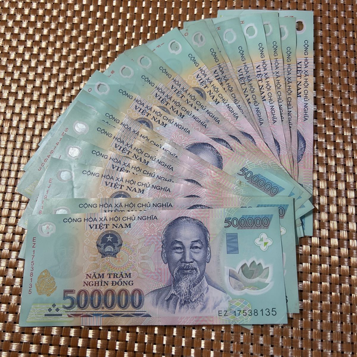 セール2日まで】ベトナムドン紙幣50万ドン×20枚 | normanhubbard.com