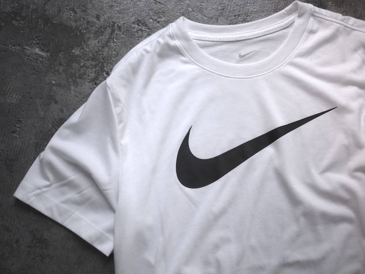 23ss 極少入荷 NY限定 L NIKE Dri-fit Swoosh T-Shirts WHITE ''CAMPIONE''with BLK Shield Label /NEW YORK_画像5