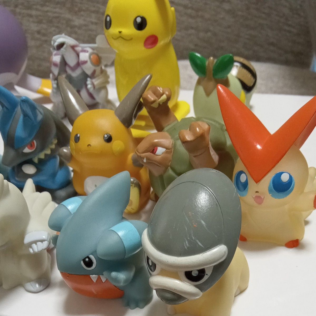 ポケットモンスター指人形１４体、その他人形４体の計１８体のまとめ売り