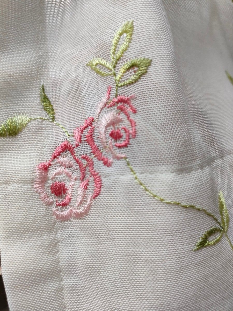 カーテン薔薇の刺繍レースカーテンセット 縦約125cm 横120cm  