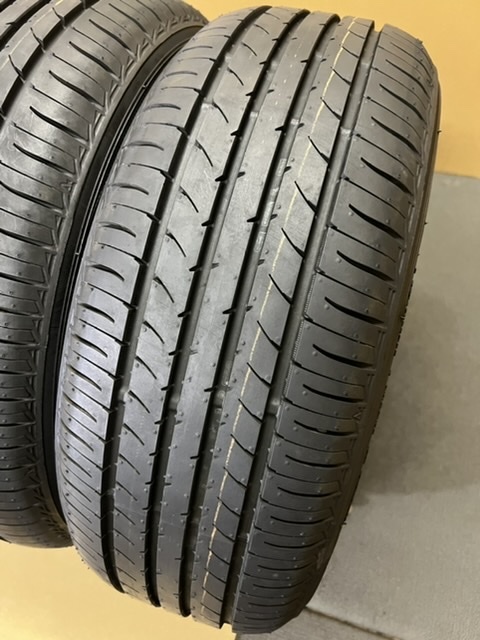 中古タイヤ４本セットTOYO NANOENERGY 3 185/55/15 82V 2022年製(ほぼ