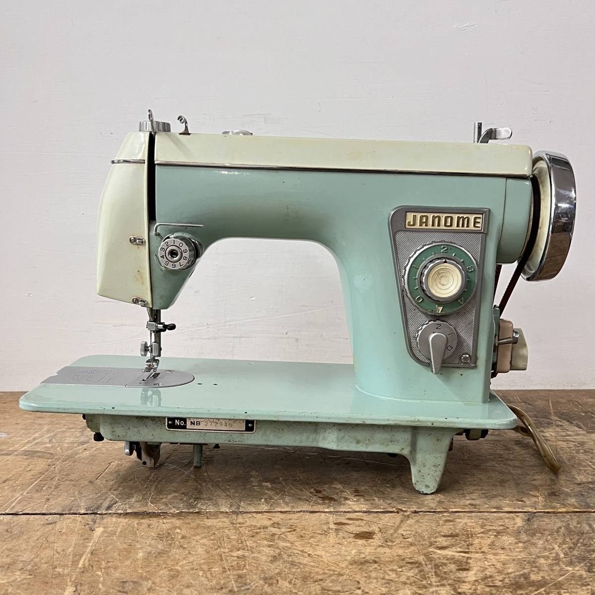 売れ筋商品 昭和レトロ☆JANOMEジャノメ☆ミシン 802 - poumonquebec.ca
