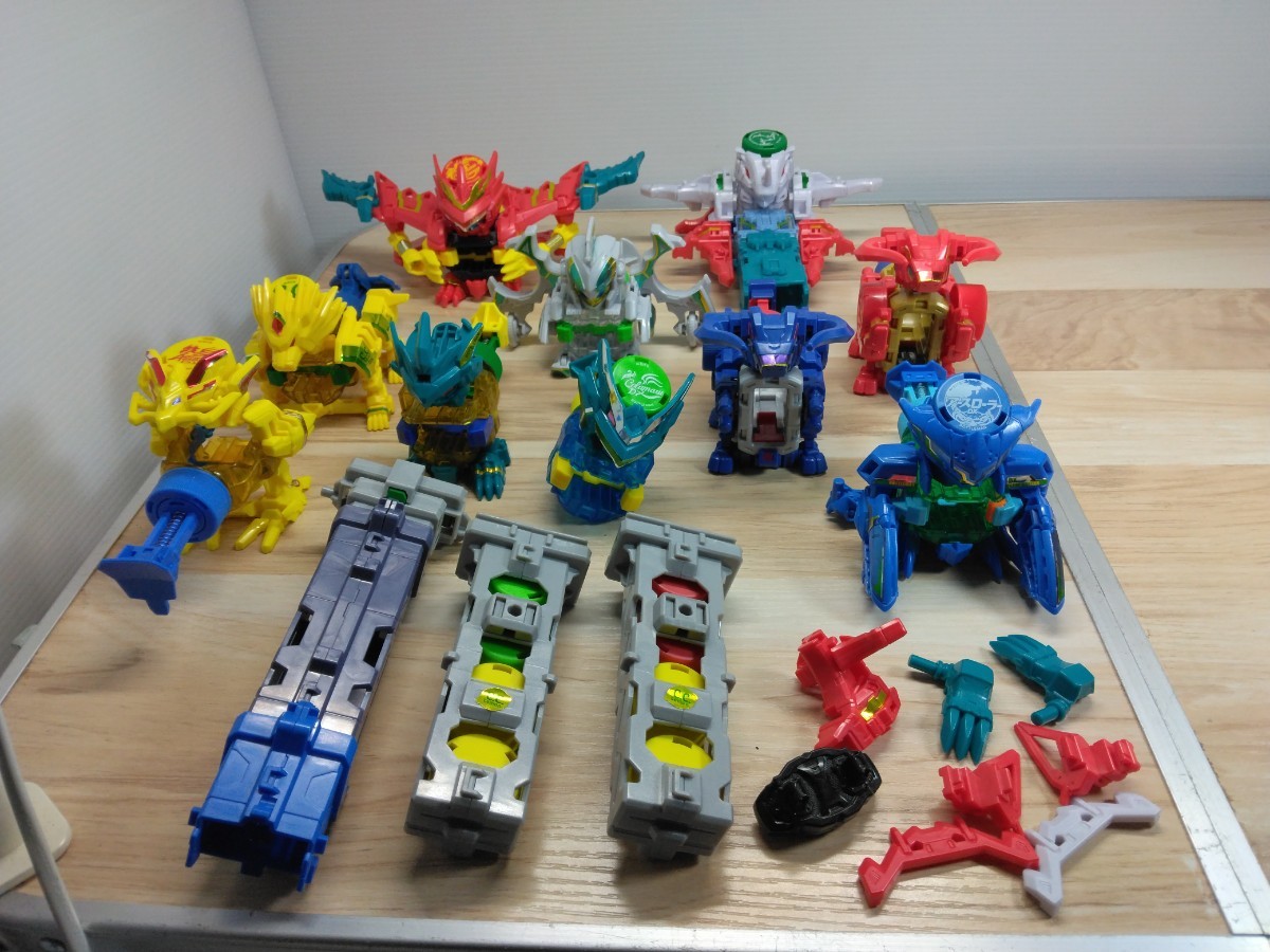 ヤフオク! - 現状品 キャップ革命 ボトルマン まとめ売り おもちゃ 玩...
