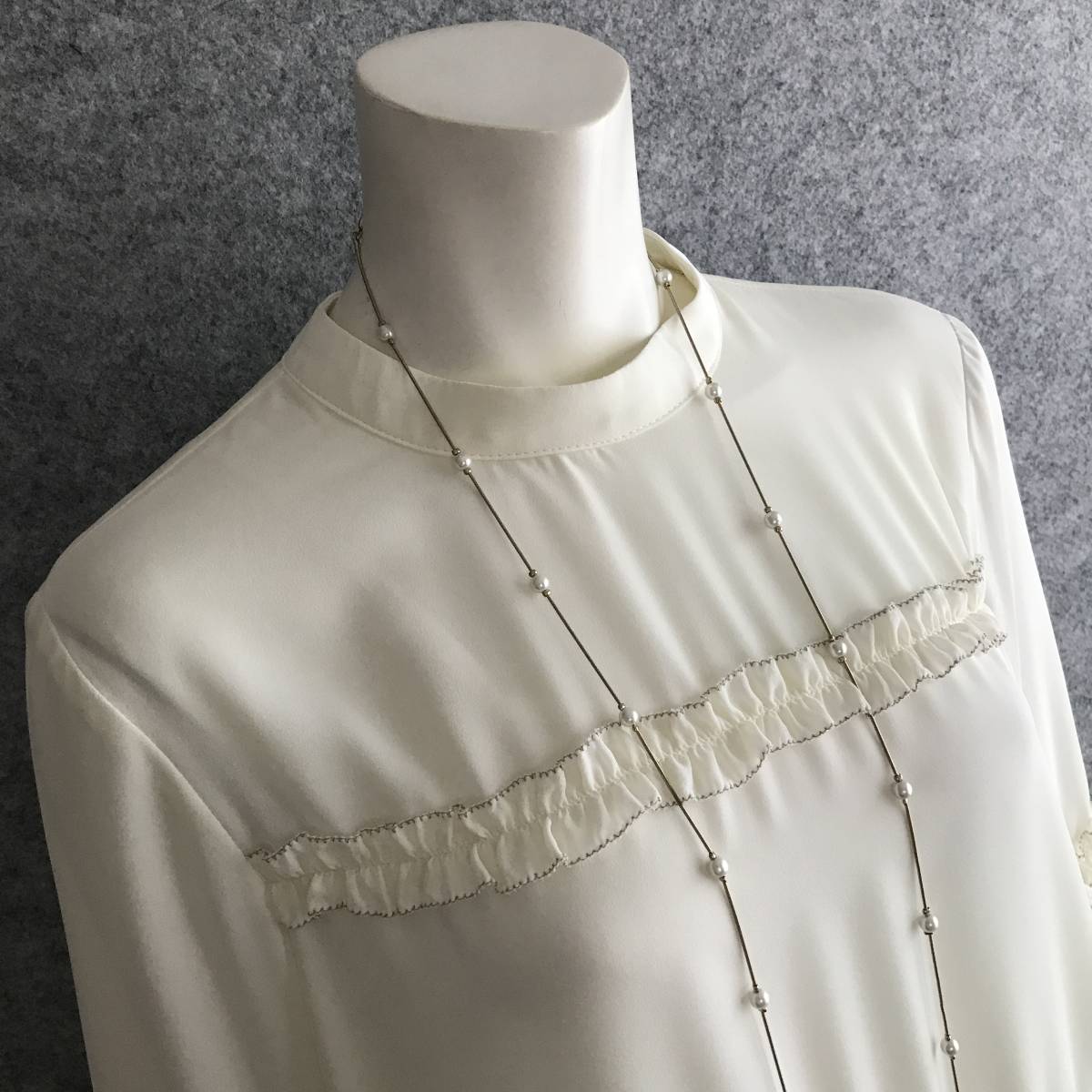 * new goods ** powder Lee Touch * georgette frill blouse 
