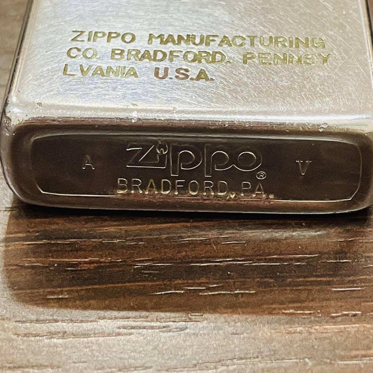 ♯4374★Zippo アメリカ産 シルバーカラー 着火未確認 ジッポ― 記念品 コレクション コレクター レトロ 収集家★現状保管品_画像7