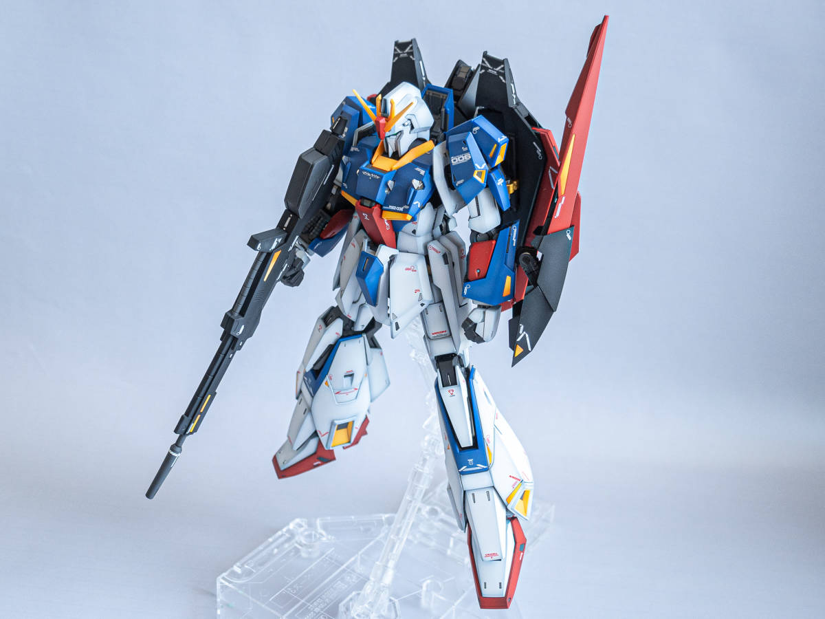 ゼータガンダム （1/100スケール MG Zガンダム 機動戦士Zガンダム 2615240）/全塗装/完成品 