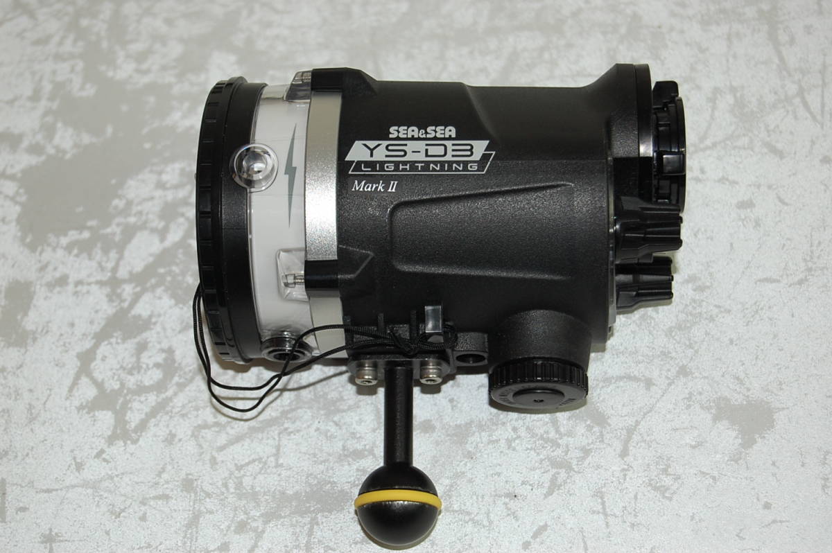 美品 通電と発光確認済 SEA&SEA YS-D3 LIGHTNING Mark Ⅱ マーク 2