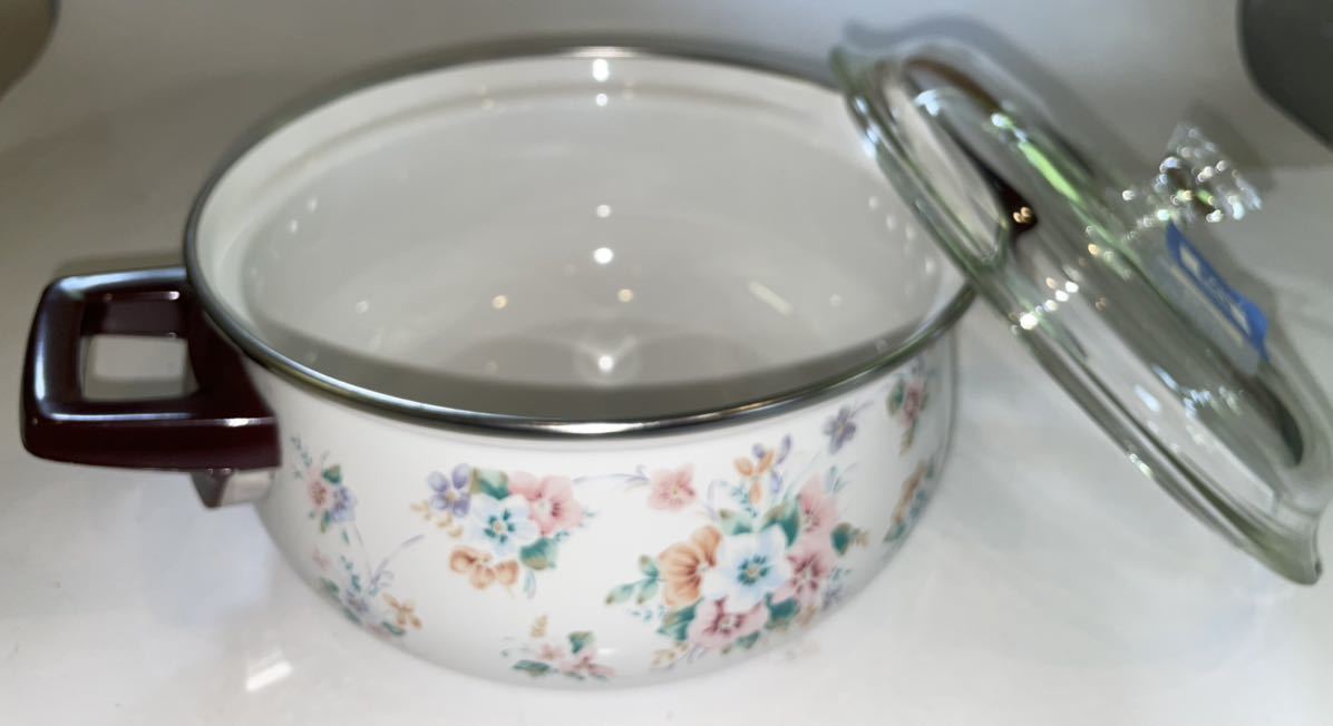 # horn low two-handled pot heat-resisting glass cover # one surface floral print pattern diameter 20. unused 