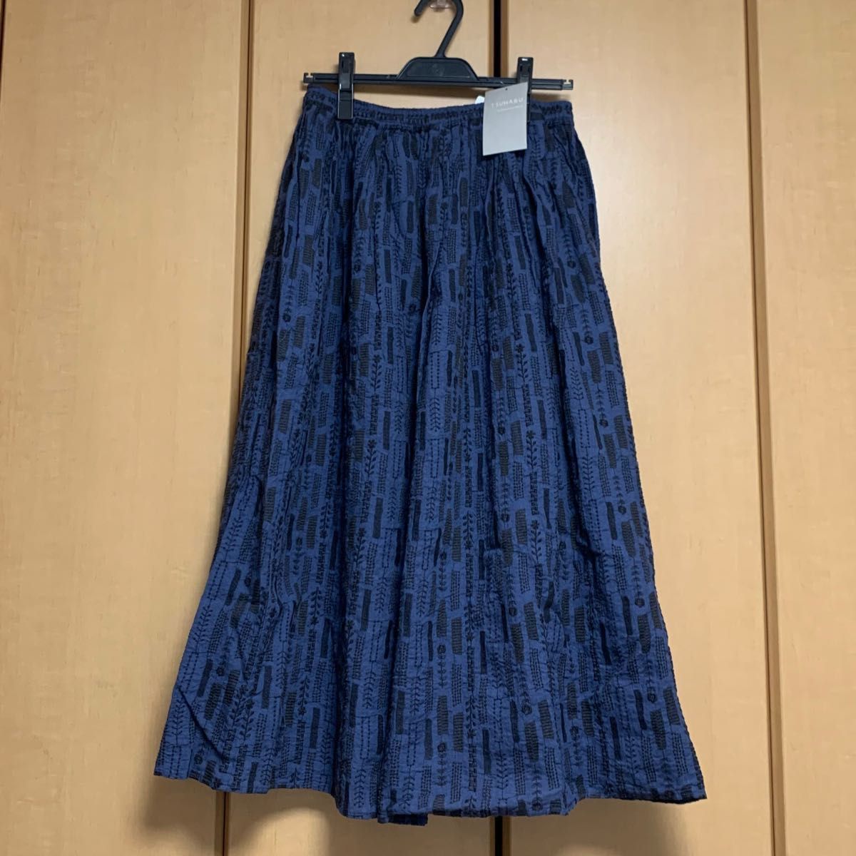 新品 サマンサモスモス TSUHARU 旅する花の刺繍スカート 新品 サマンサモスモス TSUHARU 旅する花の刺繍スカート