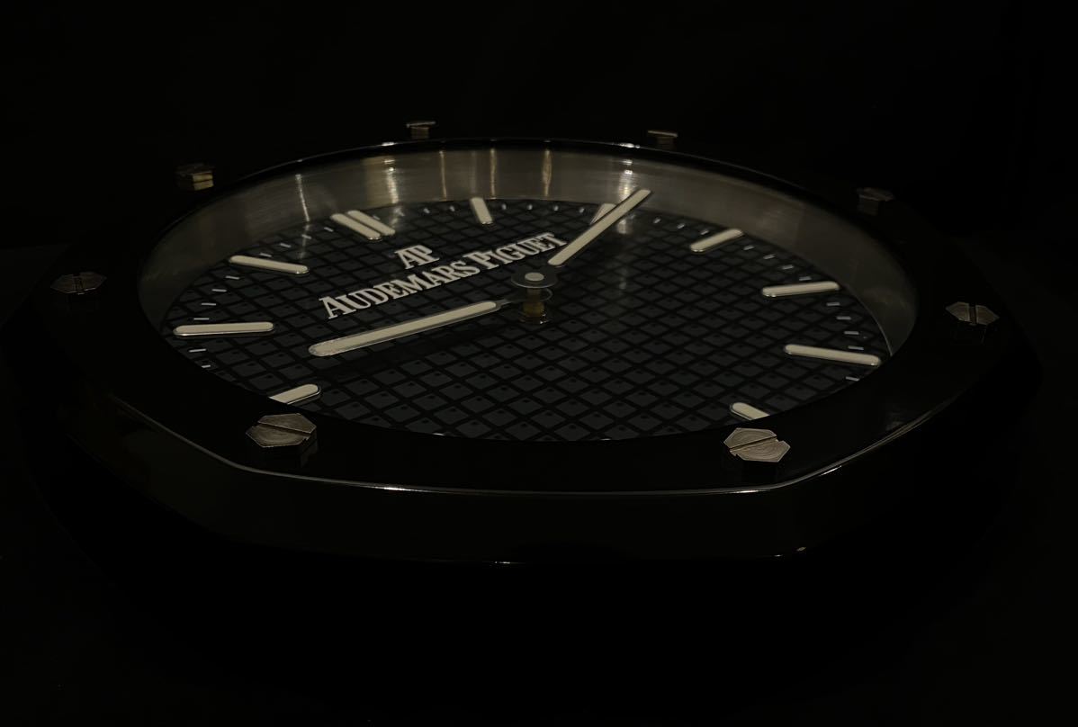 人気ブランドの新作 オーデマピゲ 掛け時計 黒文字盤 ロイヤルオーク