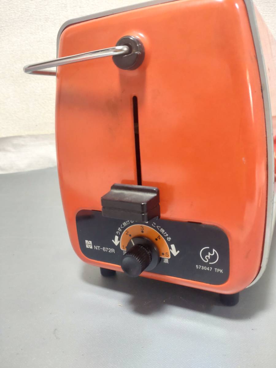c8980* Showa Retro that time thing * National Matsushita electro- vessel National electric toaster / pop up toaster NT-672R* operation goods / orange / with cover 