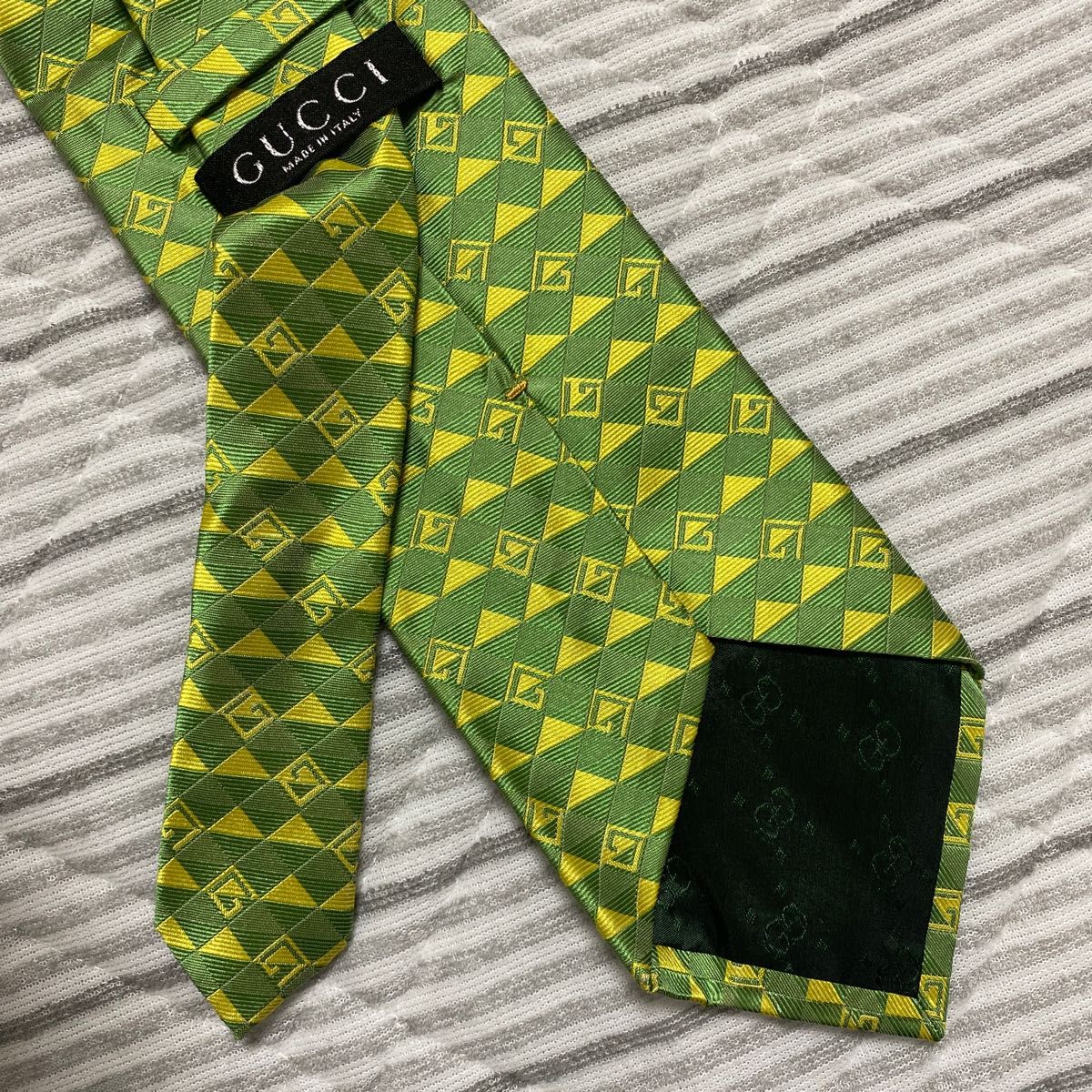 お値下げしました グッチ GUCCI イタリア製 ネクタイ Ｇマーク柄 美品